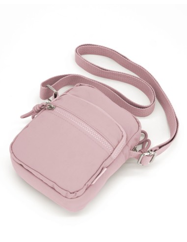 Material resistente polyester. Dimensiones: 19 x 23 x 6 cm. Bolsillos exteriores con cremallera. Correa ajustable Recíbalo en 24