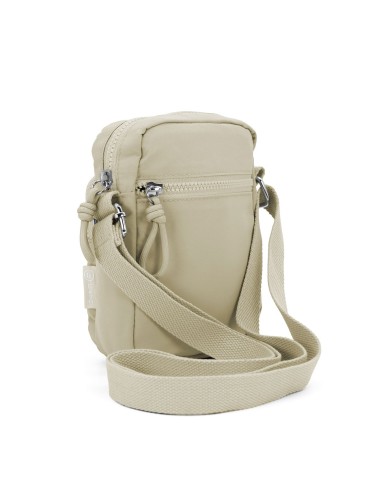 Material resistente polyester. Dimensiones: 19 x 23 x 6 cm. Bolsillos exteriores con cremallera. Correa ajustable Recíbalo en 24