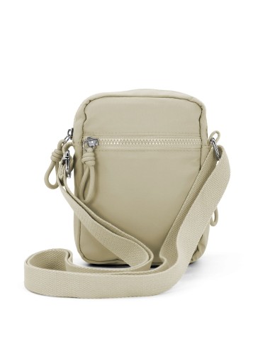 Material resistente polyester. Dimensiones: 19 x 23 x 6 cm. Bolsillos exteriores con cremallera. Correa ajustable Recíbalo en 24