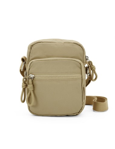 Material resistente polyester. Dimensiones: 19 x 23 x 6 cm. Bolsillos exteriores con cremallera. Correa ajustable Recíbalo en 24